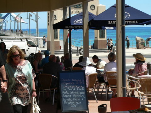 Brighton Beach House - Schoolies Week Accommodation 13