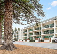 Breeze Beachfront Apartments - Schoolies Week Accommodation