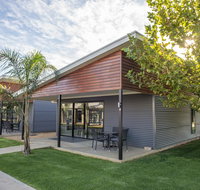 Paringa Resort - Schoolies Week Accommodation