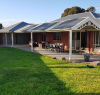 Aldinga Beach overnighter or getaway home - Schoolies Week Accommodation