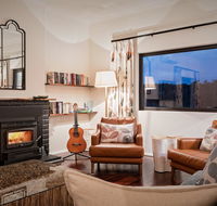 Esto house - Schoolies Week Accommodation