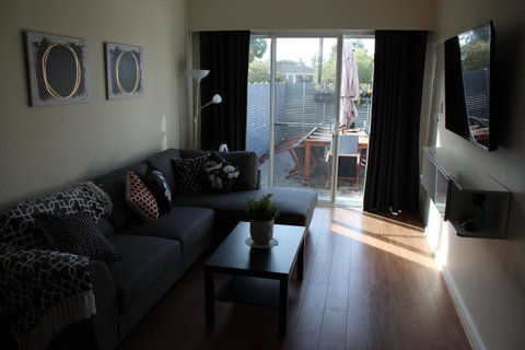 Christophers Villa - Schoolies Week Accommodation 40