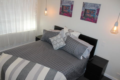 Christophers Villa - Schoolies Week Accommodation 16