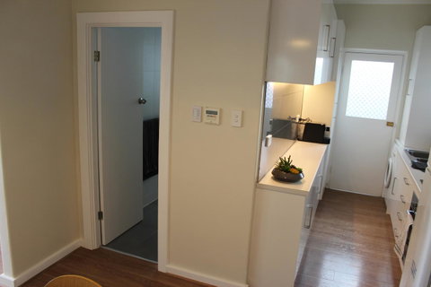 Christophers Villa - Schoolies Week Accommodation 18