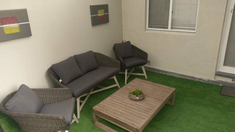 Christophers Villa - Schoolies Week Accommodation 10