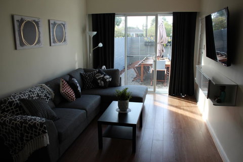 Christophers Villa - Schoolies Week Accommodation 38