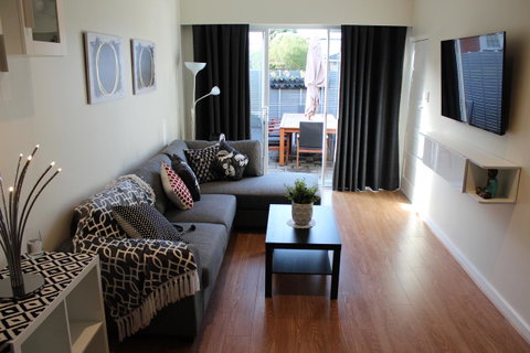 Christophers Villa - Schoolies Week Accommodation 25