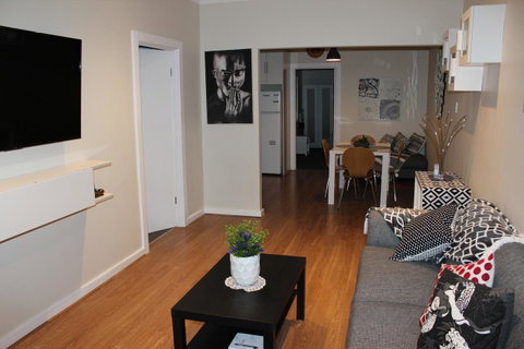 Christophers Villa - Schoolies Week Accommodation 35