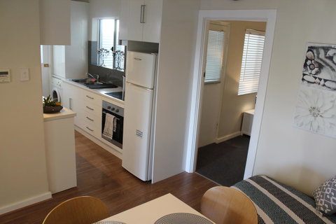 Christophers Villa - Schoolies Week Accommodation 19