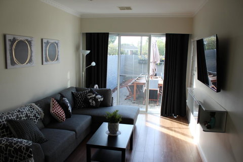Christophers Villa - Schoolies Week Accommodation 39
