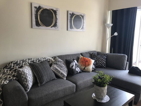 Christophers Villa - Schoolies Week Accommodation 23