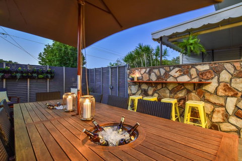 Christophers Villa - Schoolies Week Accommodation 1
