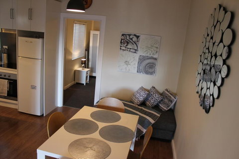 Christophers Villa - Schoolies Week Accommodation 22