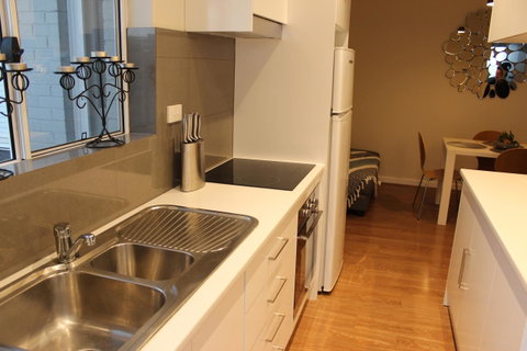 Christophers Villa - Schoolies Week Accommodation 33