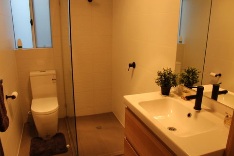 Christophers Villa - Schoolies Week Accommodation 20