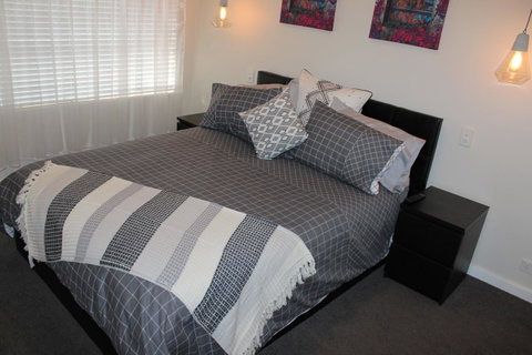 Christophers Villa - Schoolies Week Accommodation 12