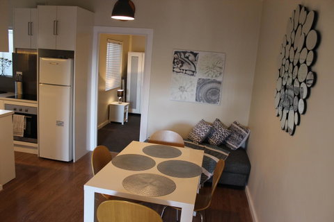 Christophers Villa - Schoolies Week Accommodation 21