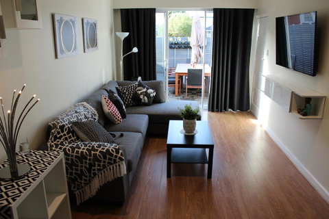 Christophers Villa - Schoolies Week Accommodation 24
