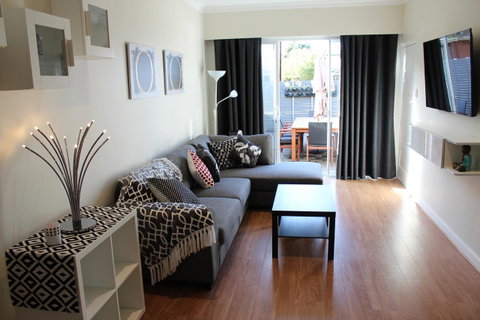 Christophers Villa - Schoolies Week Accommodation 27
