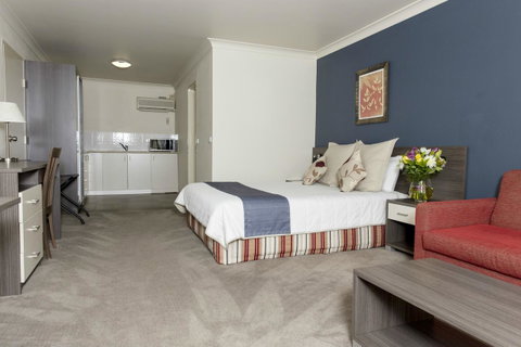 Bathurst Motor Inn - Schoolies Week Accommodation 11