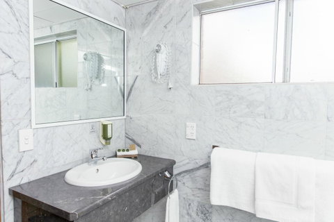 Bathurst Motor Inn - Schoolies Week Accommodation 20