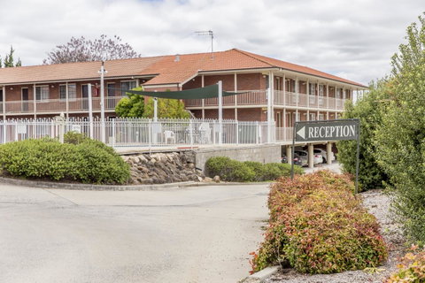 Bathurst Motor Inn - Schoolies Week Accommodation 17