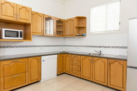 Bathurst Motor Inn - Schoolies Week Accommodation 32