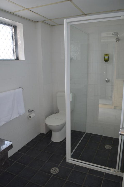 Bathurst Motor Inn - Schoolies Week Accommodation 21