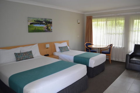 Bathurst Motor Inn - Schoolies Week Accommodation 18