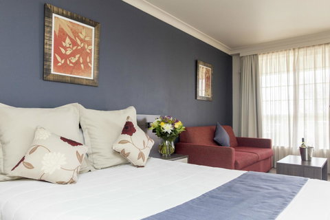 Bathurst Motor Inn - Schoolies Week Accommodation 10