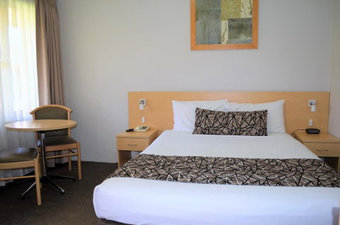Bathurst Motor Inn - Schoolies Week Accommodation 26