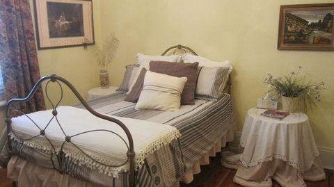 Gainsborough Cottage - Schoolies Week Accommodation 9