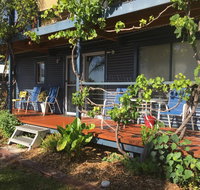 SHAKIN' SHACK - Schoolies Week Accommodation