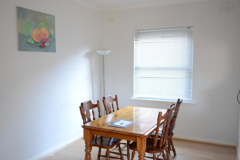 Prospect Holiday House - Schoolies Week Accommodation 3
