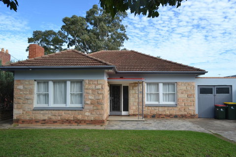 Prospect Holiday House - Schoolies Week Accommodation 0