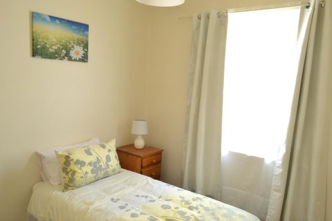 Prospect Holiday House - Schoolies Week Accommodation 2