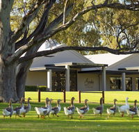 Serafino McLaren Vale - Schoolies Week Accommodation