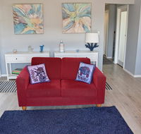 Beach Life Retreat - Schoolies Week Accommodation