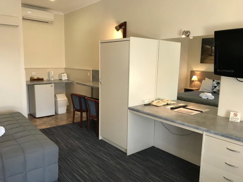 Robetown Motor Inn & Apartments - Schoolies Week Accommodation 26