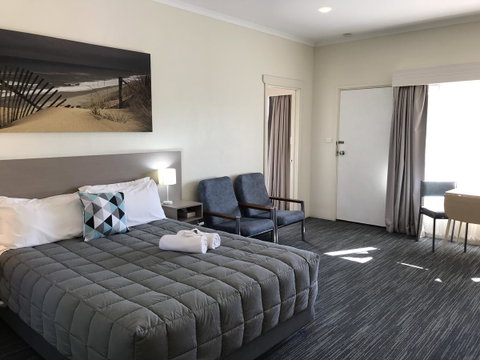Robetown Motor Inn & Apartments - Schoolies Week Accommodation 19