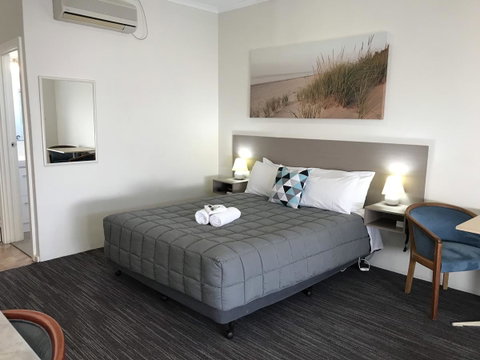 Robetown Motor Inn & Apartments - Schoolies Week Accommodation 25