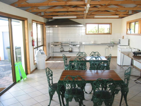 Robetown Motor Inn & Apartments - Schoolies Week Accommodation 6
