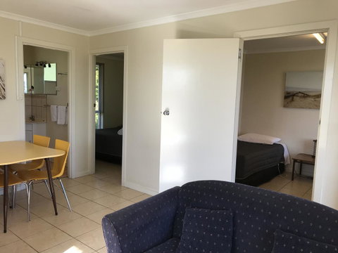 Robetown Motor Inn & Apartments - Schoolies Week Accommodation 36