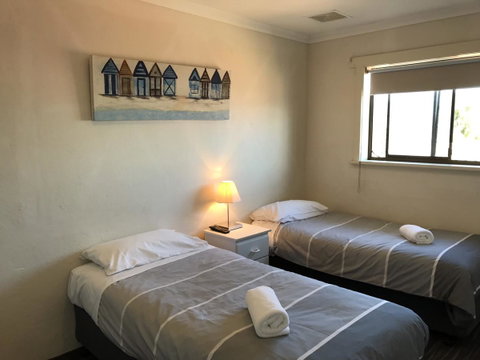 Robetown Motor Inn & Apartments - Schoolies Week Accommodation 12