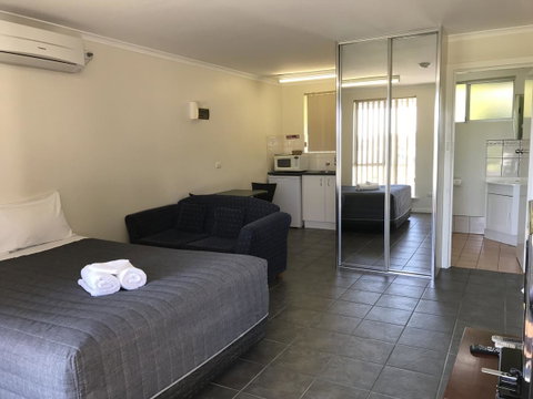 Robetown Motor Inn & Apartments - Schoolies Week Accommodation 41