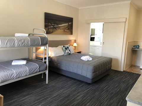 Robetown Motor Inn & Apartments - Schoolies Week Accommodation 28
