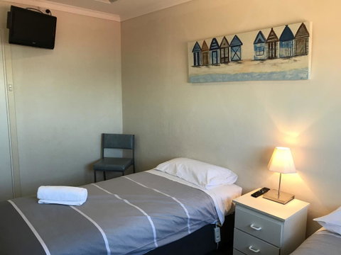 Robetown Motor Inn & Apartments - Schoolies Week Accommodation 13