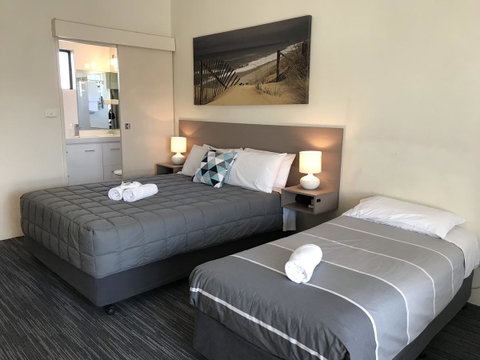 Robetown Motor Inn & Apartments - Schoolies Week Accommodation 11