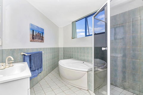 Sail Away - Schoolies Week Accommodation 11