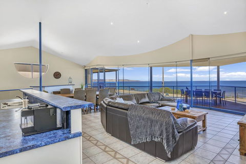 Sail Away - Schoolies Week Accommodation 4